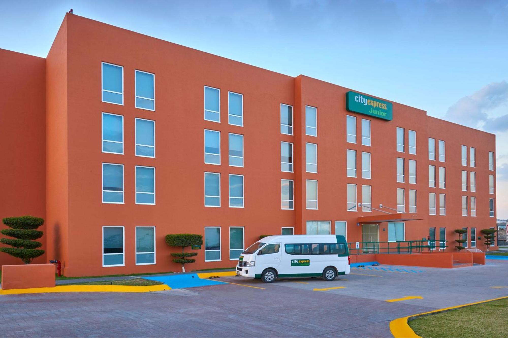 Hotel City Express Junior Guadalajara Periferico Sur Exterior foto